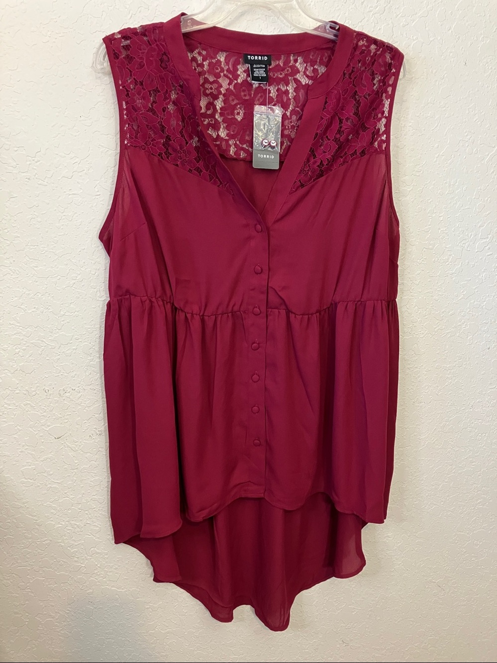 Torrid cranberry red Lace-Trim Button Front sleeveless Tunic